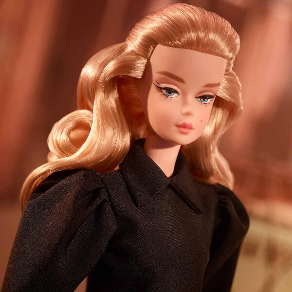 Barbie Koleksiyon Siyahın Asaleti Bebeği GHT43
