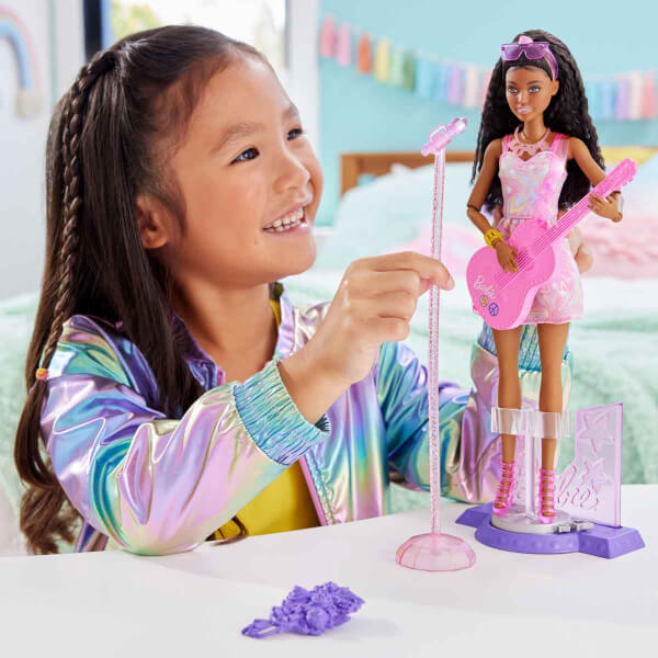 Barbie Pop Yıldızı Bebeği HRG43