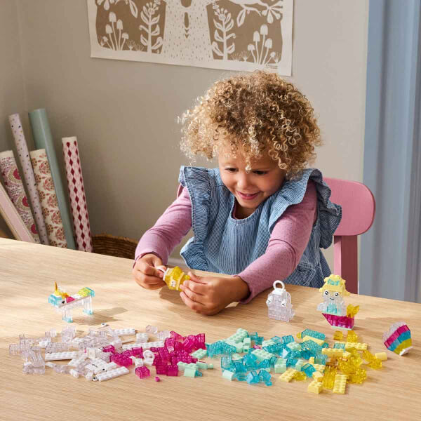 LEGO Classic Sihirli Saydam Kutu 11040 - 5 Yaş ve Üzeri Çocuklar için Yaratıcı Oyuncak Yapım Seti (340 Parça)