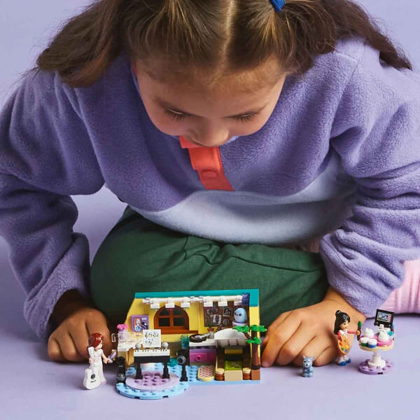 LEGO Friends Paisley’nin Odası 42647 - 6 Yaş ve Üzeri Çocuklar için Mini Bebek İçeren Yaratıcı Oyuncak Yapım Seti (199 Parça)