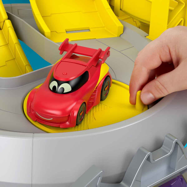 Fisher Price Sesli ve Işıklı Batwheels Batcave Yarışı HNB11