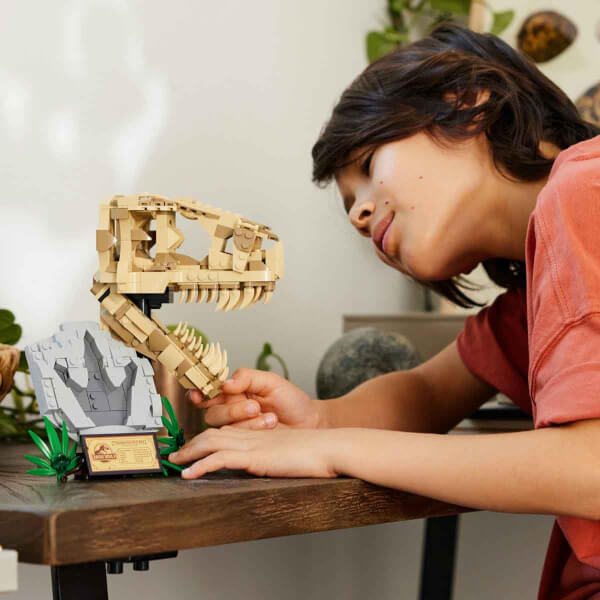 LEGO® Jurassic World Dinozor Fosilleri: T. rex Kafatası 76964- 9 Yaş ve Üzeri Çocuklar için Yaratıcı Oyuncak Dinozor Yapım Seti (577 Parça)