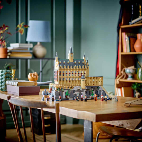 LEGO Harry Potter Hogwarts Şatosu: Büyük Salon 76435 – 10 Yaş ve Üzeri Harry Potter Hayranları İçin Koleksiyonluk Yaratıcı Oyuncak Yapım Seti (1732 Parça)