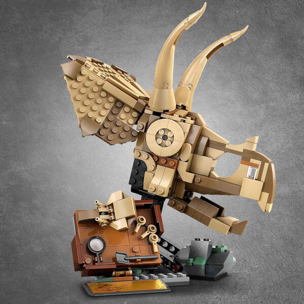 LEGO Jurassic World Dinozor Fosilleri: Triceratops Kafatası 76969 - 9 Yaş ve Üzeri Çocuklar için Yaratıcı Oyuncak Dinozor Yapım Seti (468 Parça)