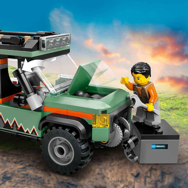 LEGO City 4x4 Arazi Dağ Arabası 60447 - 6 Yaş ve Üzeri Çocuklar için Yaratıcı Oyuncak Yapım Seti (221 Parça)