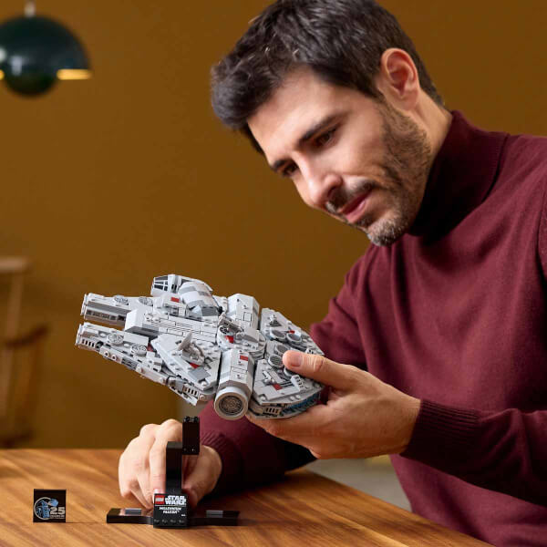 LEGO Star Wars Millennium Falcon 75375 - Star Wars Seven Yetişkinler için İnşa Edilebilen Koleksiyonluk Yaratıcı Starship Modeli Yapım Seti (921 Parça)