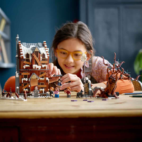 LEGO Harry Potter Bağıran Baraka ve Şamarcı Söğüt 76407