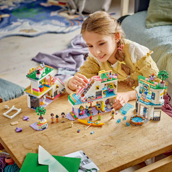 LEGO® Friends Heartlake City Alışveriş Merkezi 42604 - 8 Yaş ve Üzeri Çocuklar için Sosyal Becerileri Geliştirici Yaratıcı Oyuncak Yapım Seti (1237 Parça)