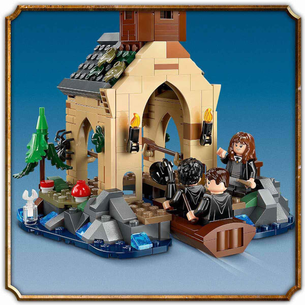 LEGO Harry Potter Hogwarts Şatosu Kayıkhanesi 76426 - 8 Yaş ve Üzeri Harry Potter Hayranları için 7 Minifigür İçeren Koleksiyonluk Yaratıcı Oyuncak Yapım Seti (350 Parça)
