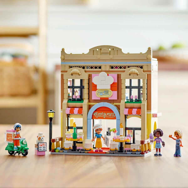 LEGO Friends Restoran ve Aşçılık Okulu 42655 - 8 Yaş ve Üzeri Çocuklar için Mini Bebek İçeren Yaratıcı Oyuncak Yapım Seti (896 Parça)