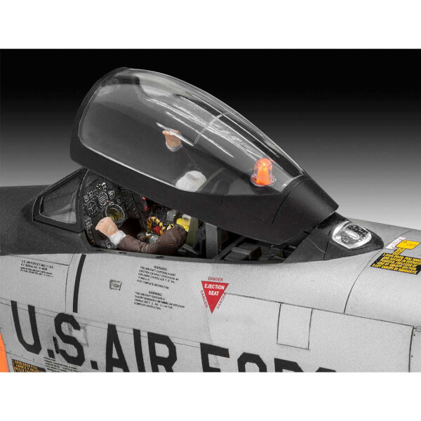 Revell 1:48 F-86D Dog Sabre Uçak VBU63832