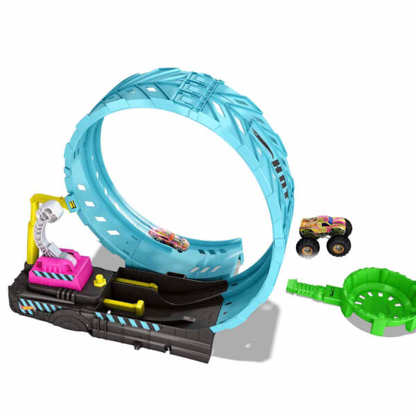 Hot Wheels Monster Trucks Karanlıkta Parlayan Çemberde Yarış Seti HBN02