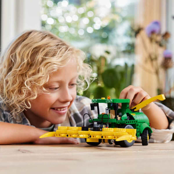 LEGO® Technic John Deere 9700 Silaj Makinesi 42168 - 9 Yaş ve Üzeri Çocuklar için Tarım Aracı İçeren Koleksiyonluk Yaratıcı Oyuncak Model Yapım Seti (559 Parça)