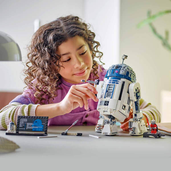 LEGO Star Wars R2-D2 75379 - 10 Yaş ve Üzeri Star Wars Sevenler için Yaratıcı Oyuncak Yapım Seti (1050 Parça)