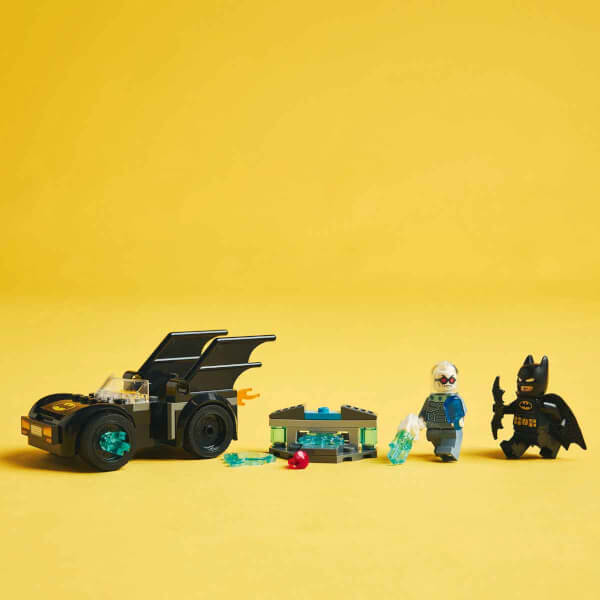 LEGO DC Batman: Batman ve Batmobile, Mr. Freeze’e Karşı 76301 - 4 Yaş ve Üzeri Süper Kahraman Seven Çocuklar için Yaratıcı Oyuncak Yapım Seti (63 Parça)