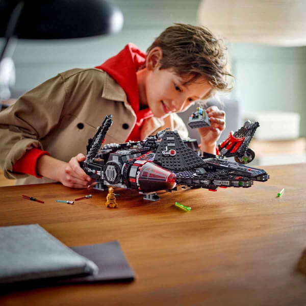 LEGO Star Wars Karanlık Falcon 75389 – 10 Yaş ve Üzeri Star Wars Sevenler için İnşa Edilebilen Oyuncak Araç Yapım Seti (1579 Parça)