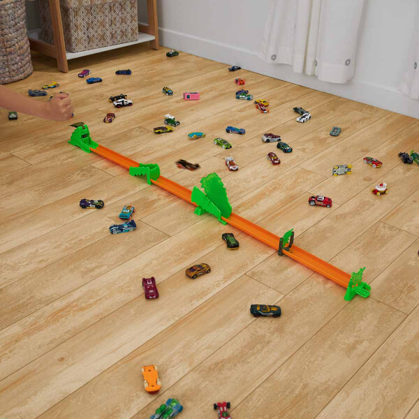 Hot Wheels Track Builder Heyecanlı Atlayış Akrobasi Seti HKX47