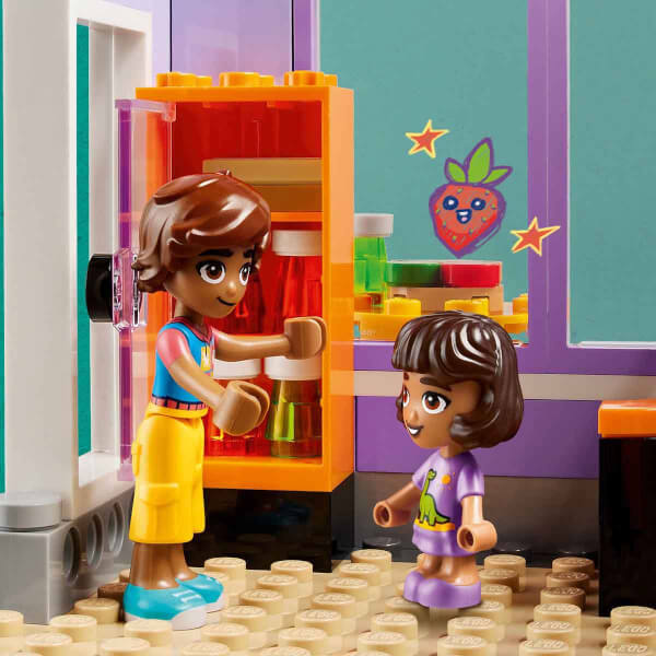 LEGO Friends Heartlake City Mutfak Atölyesi 41747 - 8 Yaş ve Üzeri Çocuklar için Yaratıcı Oyun Aksesuarları İçeren Oyuncak Yapım Seti (695 Parça)