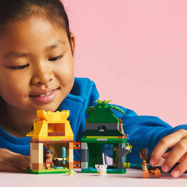 LEGO Disney Moana’nın Ada Evi 43260 - 5 Yaş ve Üzeri Çocuklar için İnşa Edilebilen Mini Bebek Evi İçeren Yaratıcı Oyuncak Yapım Seti (175 Parça)