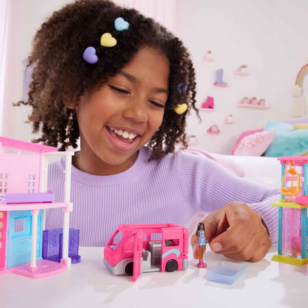 Mini Barbieland Aracı HYF38