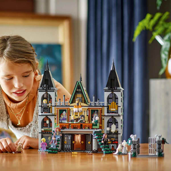 LEGO Harry Potter Malfoy Malikanesi 76453 - 10 Yaş ve Üzeri Çocuklar ve Yetişkinler için Koleksiyonluk Yaratıcı Oyuncak Yapım Seti (1601 Parça)