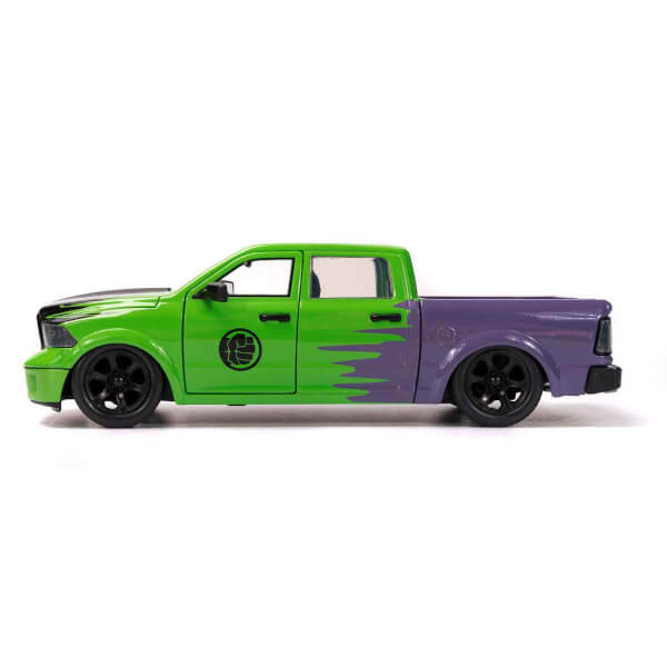 1:24 Marvel Avengers 2014 RAM 1500 Pickup Model Araba ve Hulk Figür