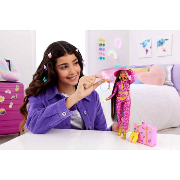 Barbie Extra Fly Safari Seyahat Bebeği HPT48