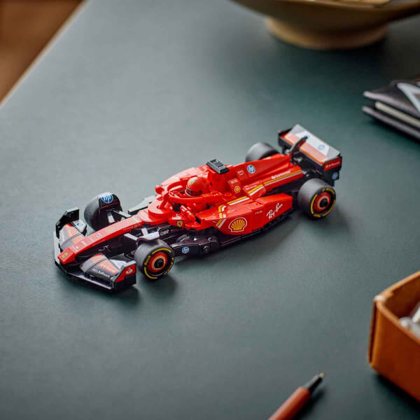 LEGO Speed Champions Ferrari SF-24 F1 Yarış Arabası 77242 - 10 Yaş ve Üzeri Çocuklar için Yarış Arabası ve Sürücü Minifigürü İçeren Yaratıcı Oyuncak Yapım Seti (275 Parça)