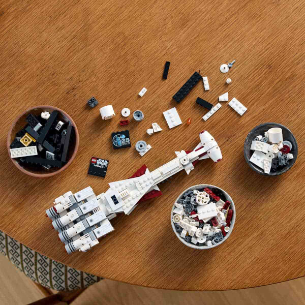 LEGO Star Wars Tantive IV 75376 - Star Wars Seven Yetişkinler için İnşa Edilebilen Koleksiyonluk Yaratıcı Starship Modeli Yapım Seti (654 Parça)