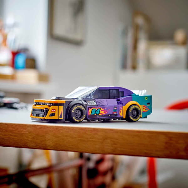 LEGO Speed Champions NASCAR Next Gen Chevrolet Camaro ZL1 76935 – 9 Yaş ve Üzeri Çocuklar için Oyuncak Yarış Arabası Yapım Seti (328 Parça)