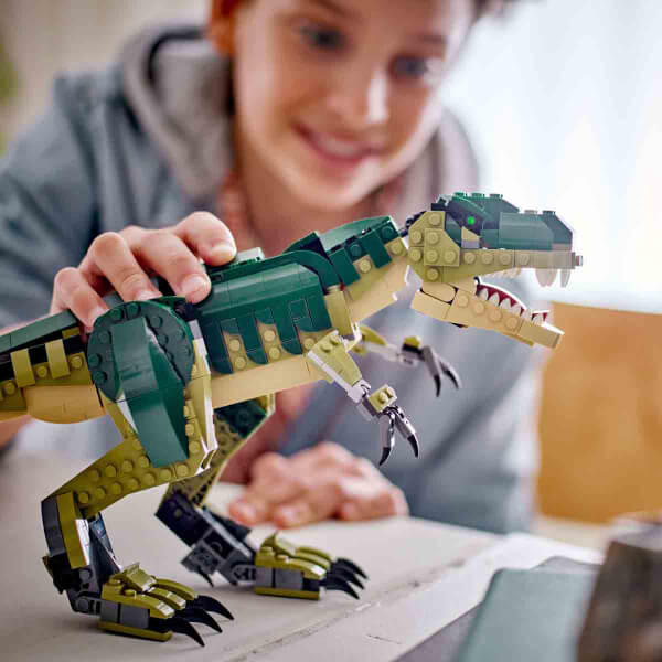 LEGO Creator 3’ü 1 Arada T. rex 31151 – 9 Yaş ve Üzeri İçin Triceratops veya Pterodactyl İçeren Yaratıcı Dinozor Modeli Yapım Seti (626 Parça)