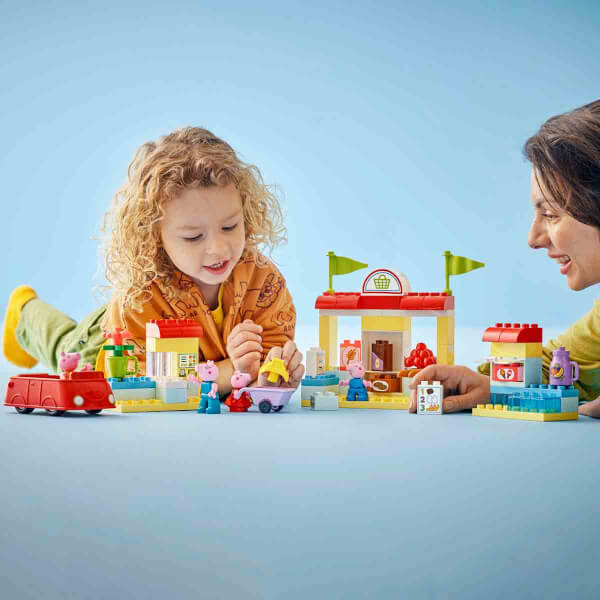 LEGO DUPLO Peppa Pig Süpermarket 10434 - 2 Yaş ve Üzeri Çocuklar için Peppa Pig Minifigürü İçeren Eğitici Oyuncak Yapım Seti (70 Parça)