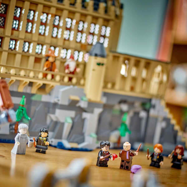 LEGO Harry Potter Hogwarts Şatosu: Büyük Salon 76435 – 10 Yaş ve Üzeri Harry Potter Hayranları İçin Koleksiyonluk Yaratıcı Oyuncak Yapım Seti (1732 Parça)