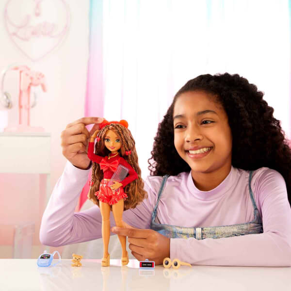 Barbie Dream Besties Teresa Bebek ve Aksesuarları HYC23