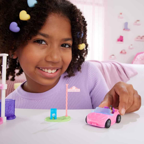 Mini Barbieland Aracı HYF38