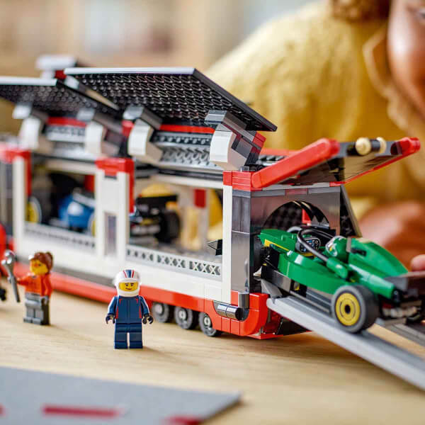 LEGO City RB20 ve AMR24 F1 Arabalı F1 Kamyonu 60445 - 8 Yaş ve Üzeri Çocuklar için Yarış Arabası İçeren Yaratıcı Oyuncak Yapım Seti (1086)