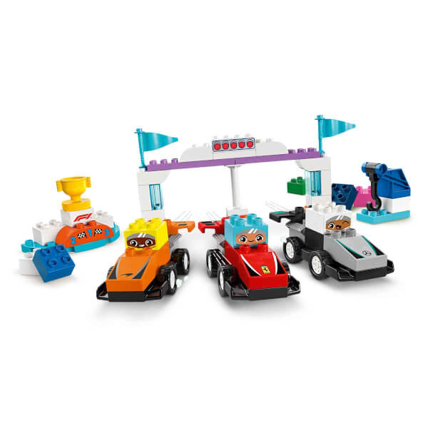 LEGO DUPLO Kasabası F1 Takımı Yarış Arabaları ve Sürücüler 10445 - 2 Yaş ve Üzeri Küçük Çocuklar İçin Eğitici Oyuncak Yapım Seti (70 Parça)