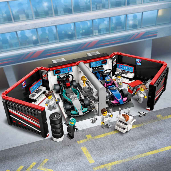 LEGO City F1 Garajı ve Mercedes-AMG ve Alpine Arabaları 60444 - 7 Yaş ve Üzeri Çocuklar için Yarış Arabası İçeren Yaratıcı Oyuncak Yapım Seti (678 Parça)