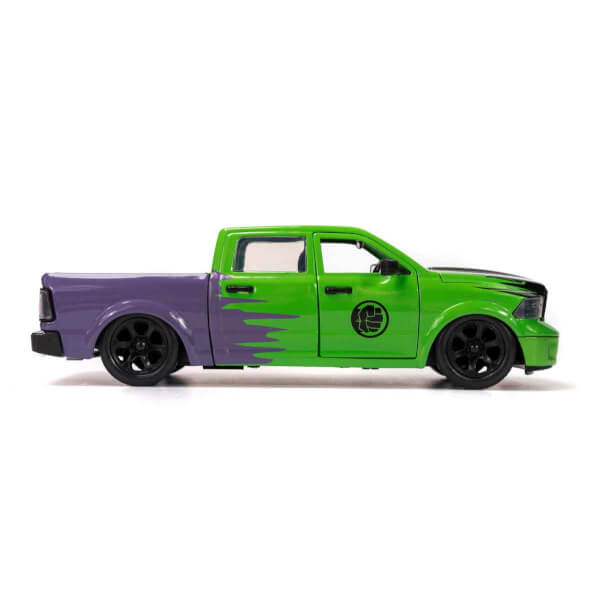 1:24 Marvel Avengers 2014 RAM 1500 Pickup Model Araba ve Hulk Figür