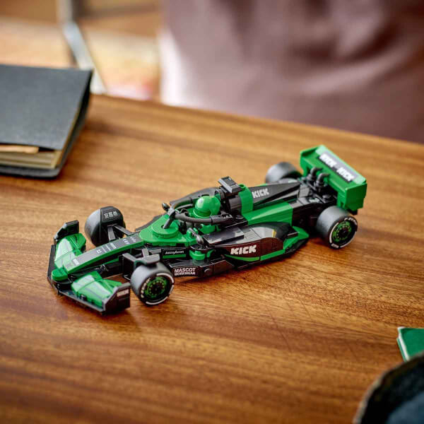 LEGO Speed Champions KICK Sauber F1 Team C44 Yarış Arabası 77247 - 10 Yaş ve Üzeri Çocuklar için Sürücü Minifigürü İçeren Yaratıcı Oyuncak Yapım Seti (259 Parça)