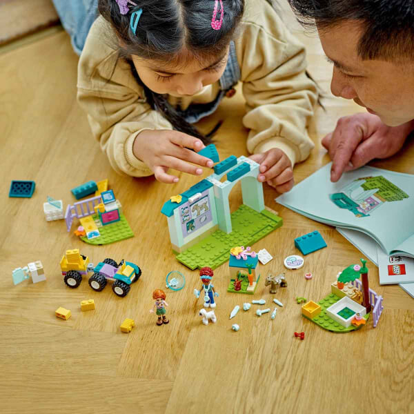 LEGO® Friends Çiftlik Hayvanı Veteriner Kliniği 42632 - 4 Yaş ve Üzeri Çocuklar için Hayvan Figürleri İçeren Yaratıcı Oyuncak Yapım Seti (161 Parça)