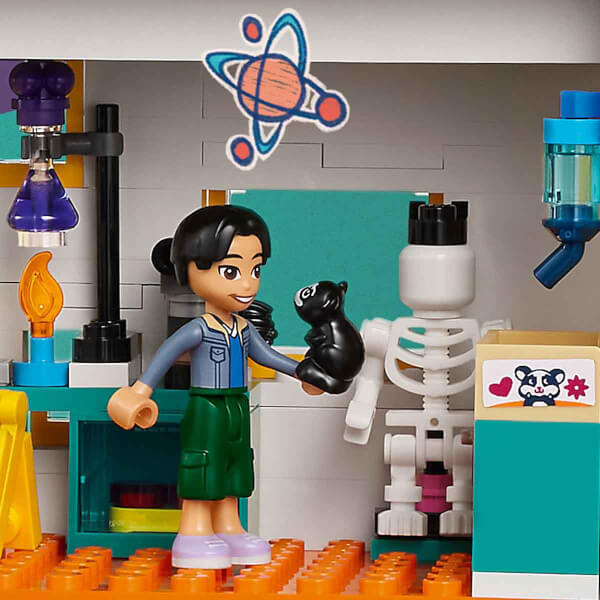 LEGO Friends Uluslararası Heartlake Okulu 41731