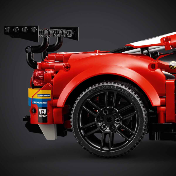 LEGO® Technic Ferrari 488 GTE “AF Corse #51” 42125 Yapım Seti; Ünlü Yarış Arabasının Aslına Uygun bir Versiyonunu Yapın (1677 Parça)