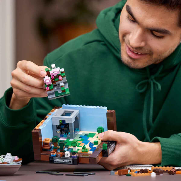 LEGO Minecraft Eşya Yapma Masası 21265 - Yetişkinler için Koleksiyonluk Yaratıcı Model Yapım Seti (1195 Parça)