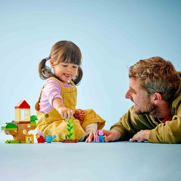 LEGO DUPLO Peppa Pig Bahçe ve Ağaç Ev 10431 - 2 Yaş ve Üzeri Çocuklar için Peppa Pig Minifigürü İçeren Eğitici Oyuncak Yapım Seti (20 Parça)