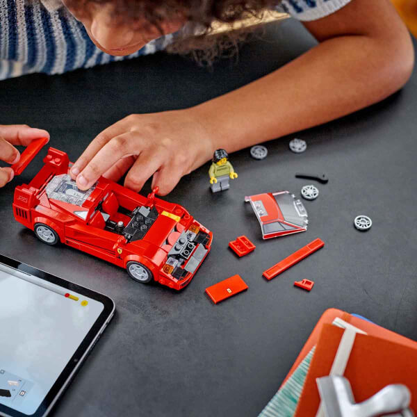 LEGO Speed Champions Ferrari F40 Süper Araba 76934 – 9 Yaş Ve Üzeri Çocuklar İçin İnşa Edilebilen Oyuncak Araç Modeli Yapım Seti (318 Parça)