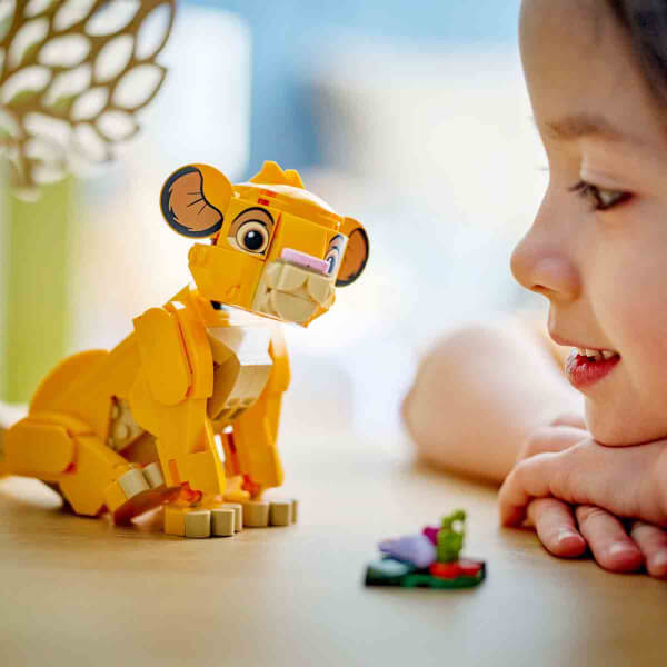 LEGO Disney Yavru Aslan Kral Simba 43243 – 6 Yaş ve Üzeri Çocuklar İçin İnşa Edilebilen Yaratıcı Oyuncak Yapım Seti (222 Parça)