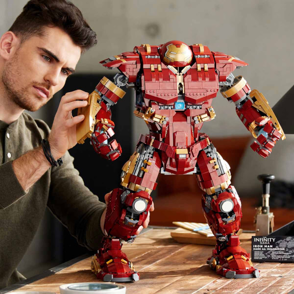 LEGO Marvel Hulkbuster 76210 - Yetişkinler için Iron Man Hulkbuster MK44 Yapım Seti (4049 Parça)