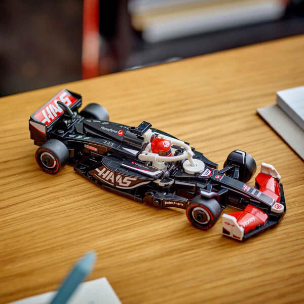 LEGO Speed Champions MoneyGram Haas F1 Team VF-24 Yarış Arabası 77250 - 10 Yaş ve Üzeri Çocuklar için Sürücü Minifigürü İçeren Yaratıcı Oyuncak Yapım Seti (242 Parça)