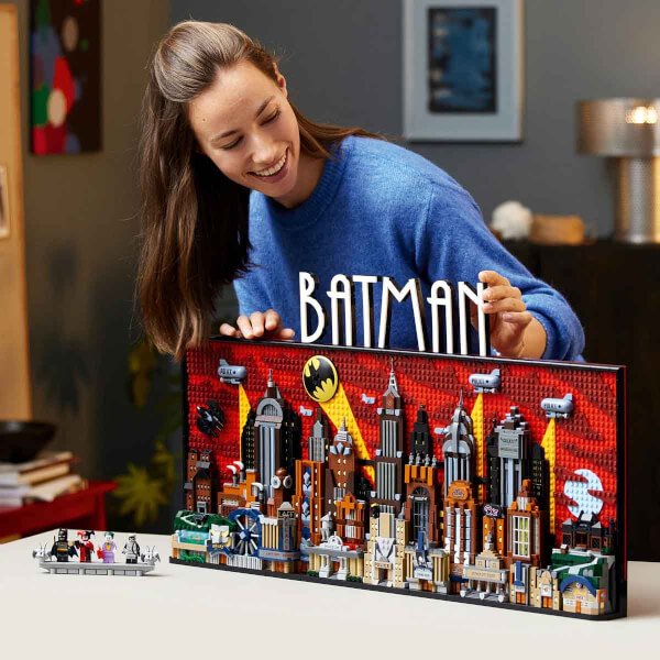 LEGO DC Batman: The Animated Series Gotham City 76271 Süper Kahraman Seven Yetişkinler için Koleksiyonluk Yaratıcı Sergileme Modeli Yapım Seti 4210 Parça